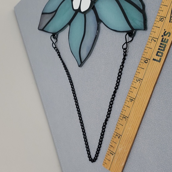 New Beautiful Exotic Flower Shaped Stained Glass with Chain for Hanging - Picture 10 of 10